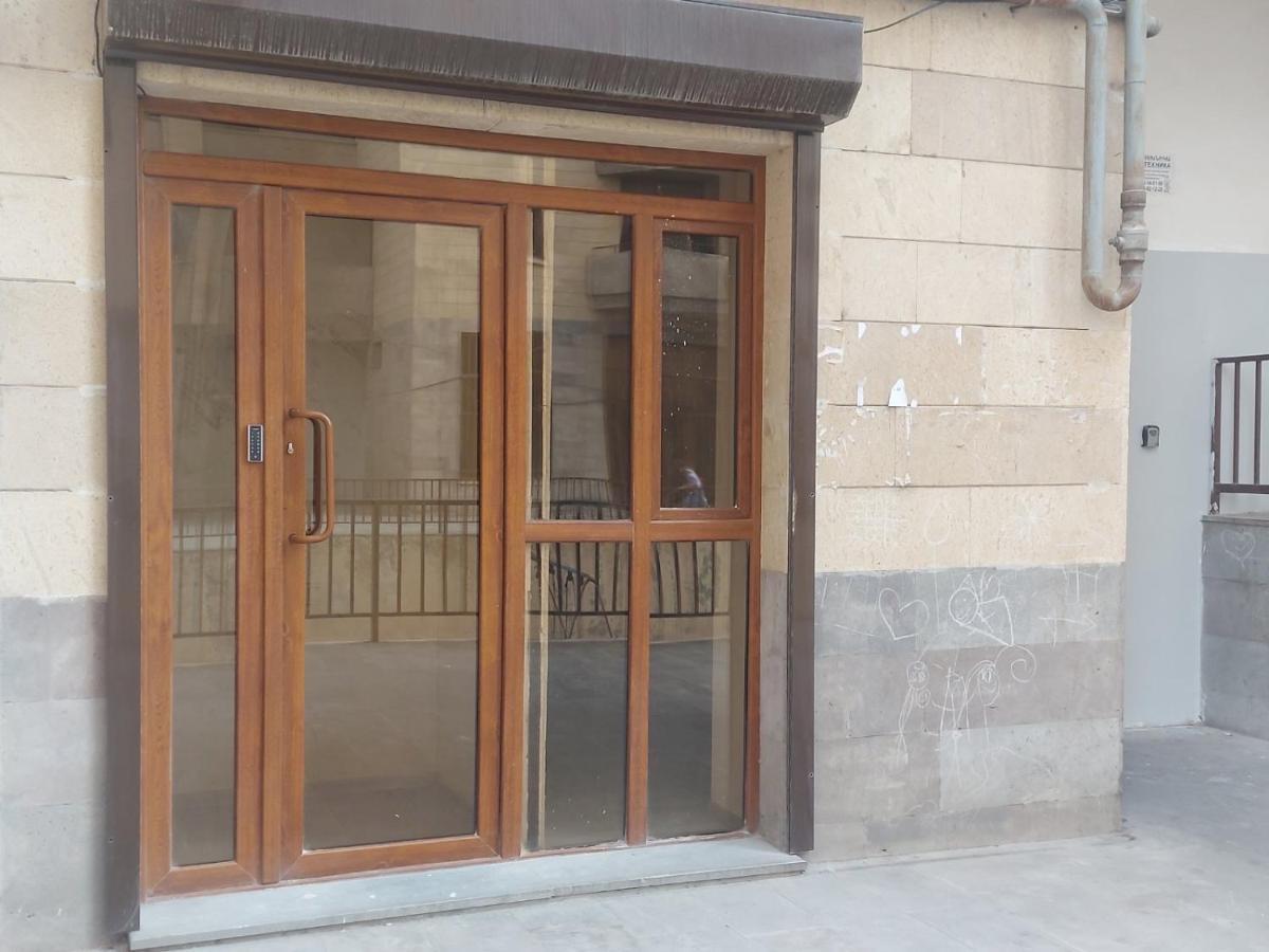 Mandarin Hotel Erevan Exterior foto